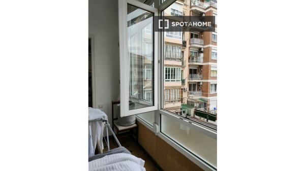 Habitación en piso compartido de 4 habitaciones en alquiler en El Fort Pienc