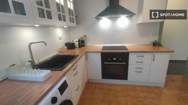 Habitación compartida de 4 habitaciones en alquiler, Els Orriols, Valencia