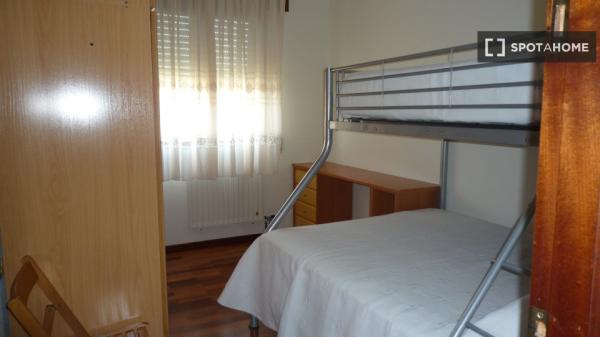 Piso de 3 habitaciones en alquiler en Santander