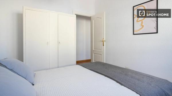 Habitación en piso compartido en alquiler en Alicante