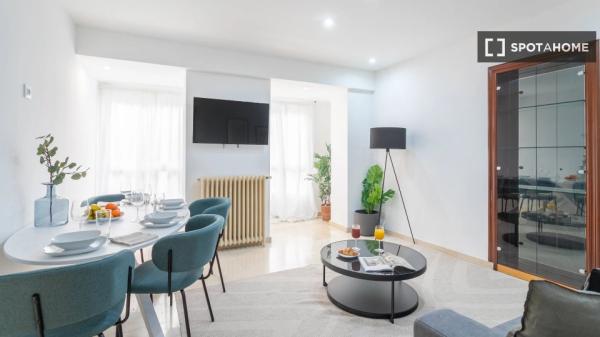 Room in a shared 5-bedroom apartment for rent in Alicante
