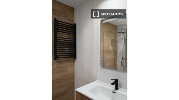 Pokój w mieszkaniu współdzielonym do wynajęcia w Almenara, Madryt.