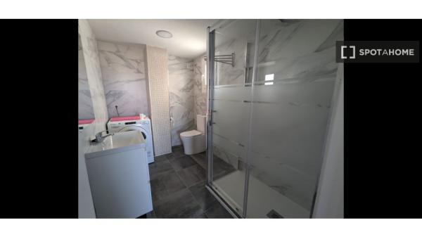 Piso completo de 2 habitaciones en Palma