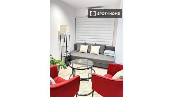 Chambre dans un appartement partagé de 2 chambres à Ciutat Fallera