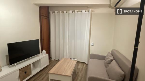 Habitación en piso compartido de 3 habitaciones en Cabanyal-Canyamelar