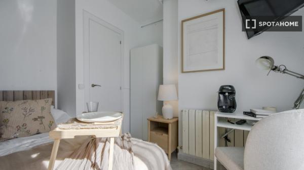 Chambre en colocation à louer, San Isidro, Madrid