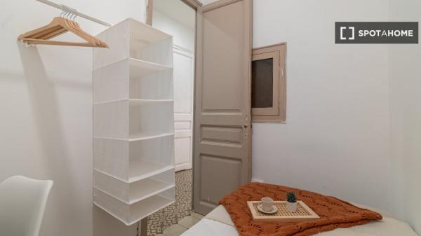 Zimmer zu vermieten in La Nova Esquerra de l'Eixample, Barcelona.