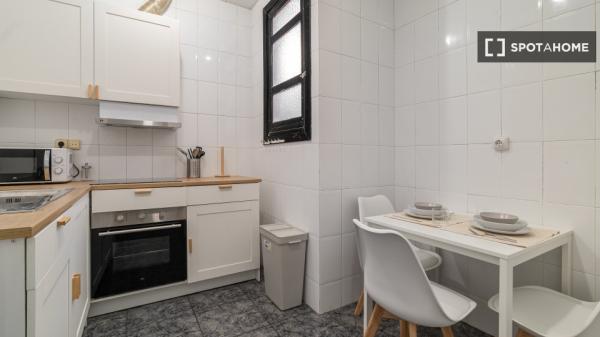 Zimmer zu vermieten in La Nova Esquerra de l'Eixample, Barcelona.